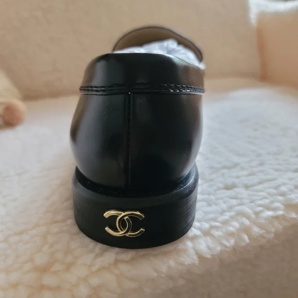 CHANEL Authentic Black Leather Loafers with Gold Accents sz 38 - Picture 9 of 10